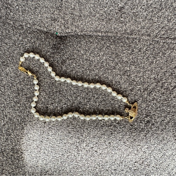 Vivienne Westwood Jewelry - Vivienne Westwood Pearl Necklace